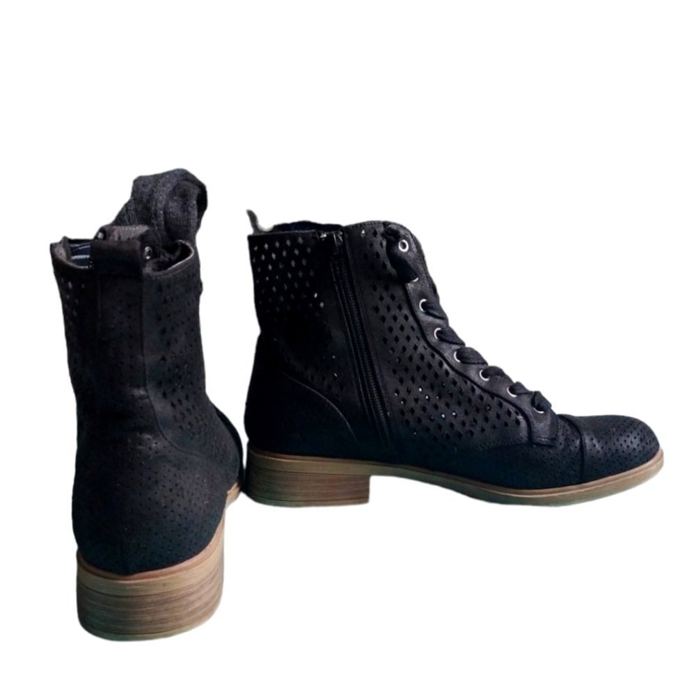 Report ankle boots cut out sz 8 in black